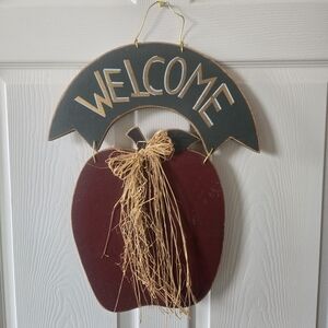 Vitange Apple Decor, Wooden Welcome Sign , Door Decor, Wall Decor, Apples.